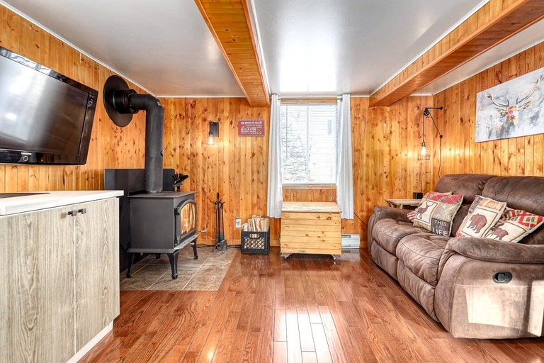 Cabins (Canada, Notre dame de la Merci, Quebec)