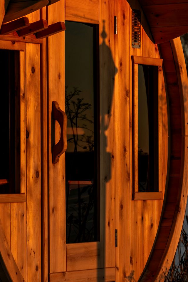 Luminous Rustic Cabin with Sauna and Hot-Tub in Notre Dame de la Merci, Quebec