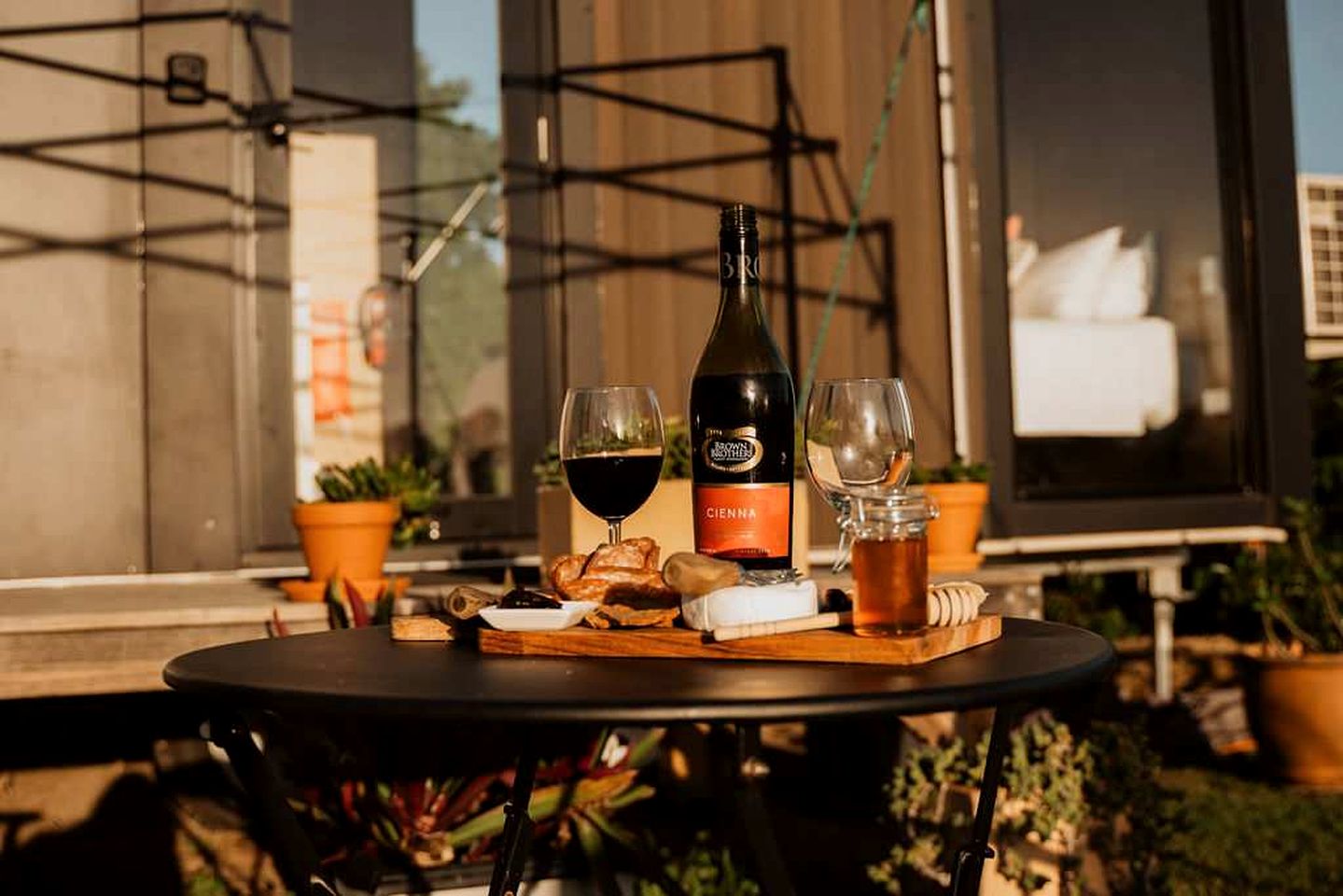 Luminous Tiny House with Beautiful Walking Trails in Queensland