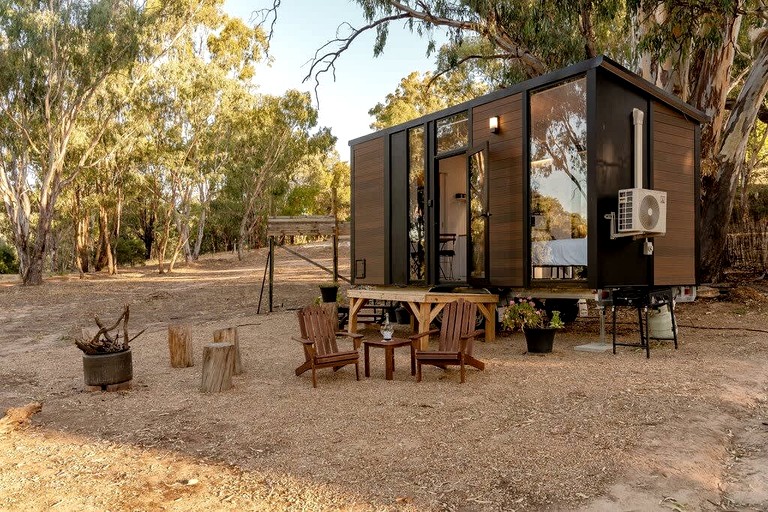 Tiny Houses (Australia, Howes Creek, Victoria)