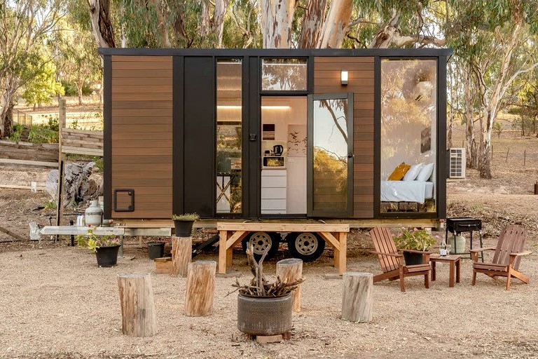 Tiny Houses (Australia, Howes Creek, Victoria)