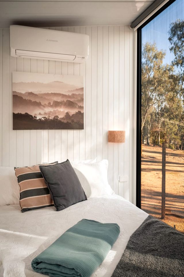 Luminous Tiny House Perfect for Water and Winter Sports in Victoria, Australia