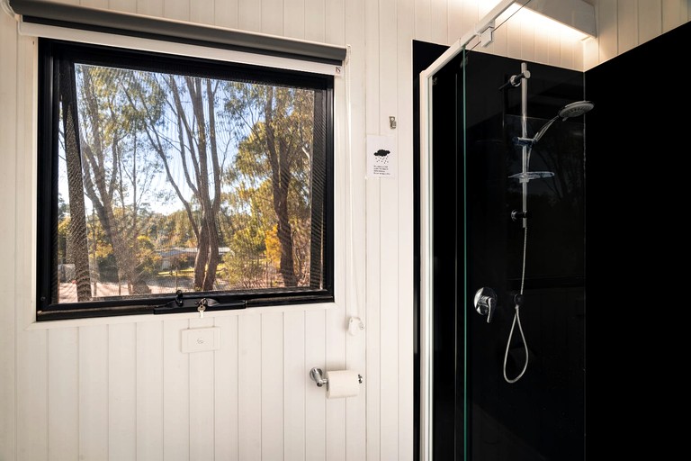 Tiny Houses (Australia, Howes Creek, Victoria)