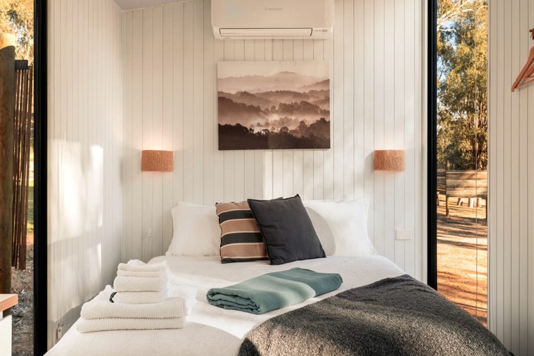 Tiny Houses (Australia, Howes Creek, Victoria)