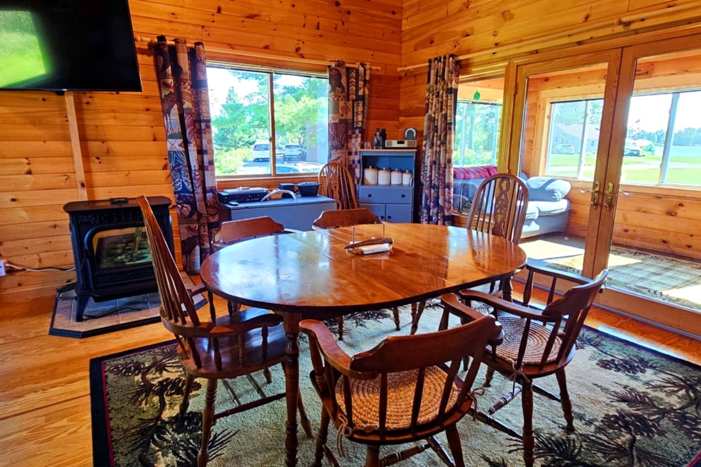 Luminous Wooden Cabin Perfect for Water Activities in Maine