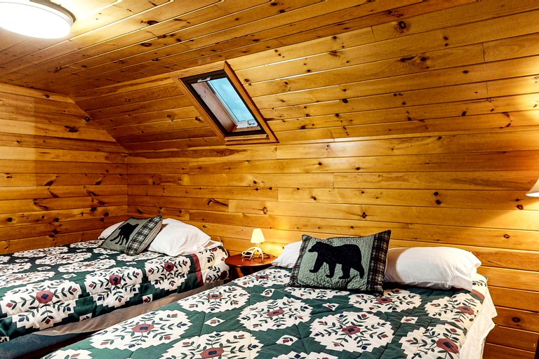 Cabins (United States of America, Lily Bay Township, Maine)