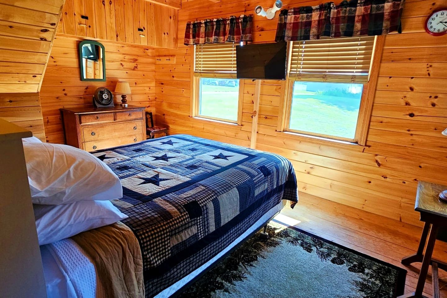 Luminous Wooden Cabin Perfect for Water Activities in Maine