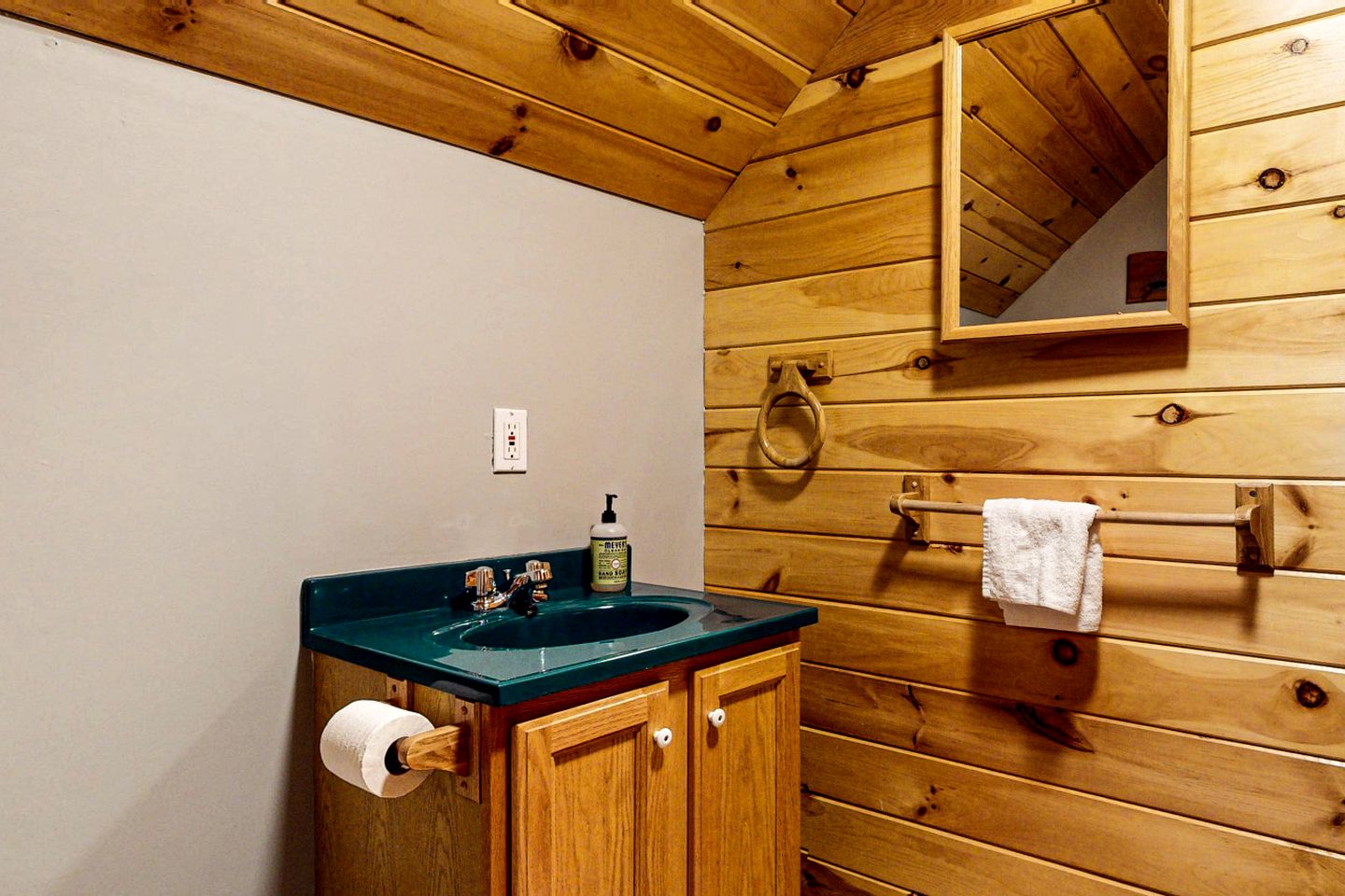 Luminous Wooden Cabin Perfect for Water Activities in Maine