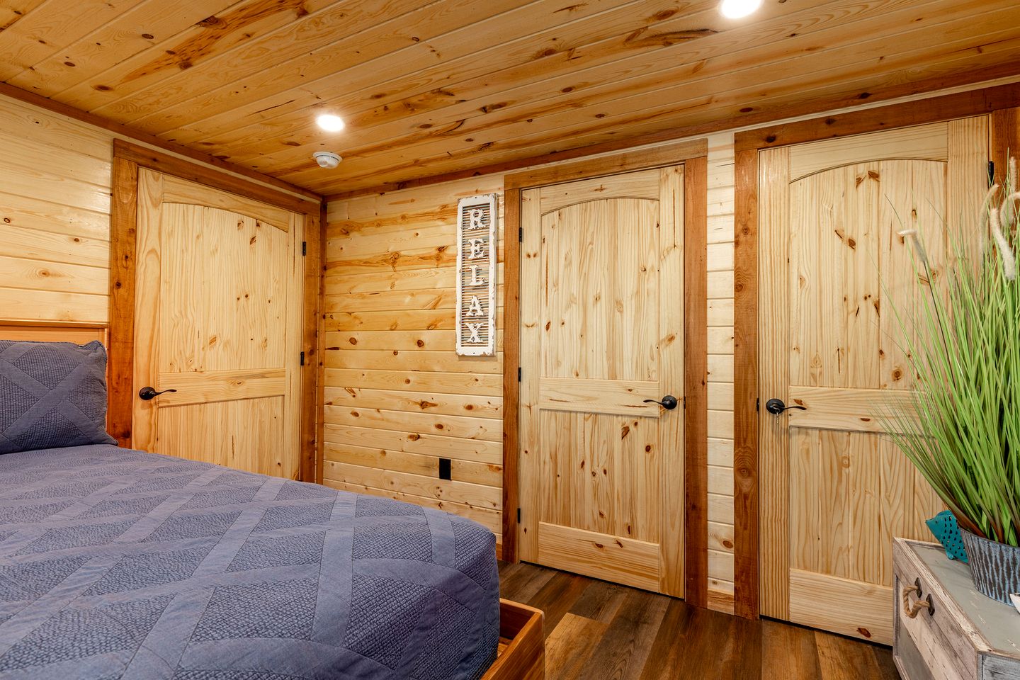 Luminous Wooden Cabin Suitable for Six in Oklahoma