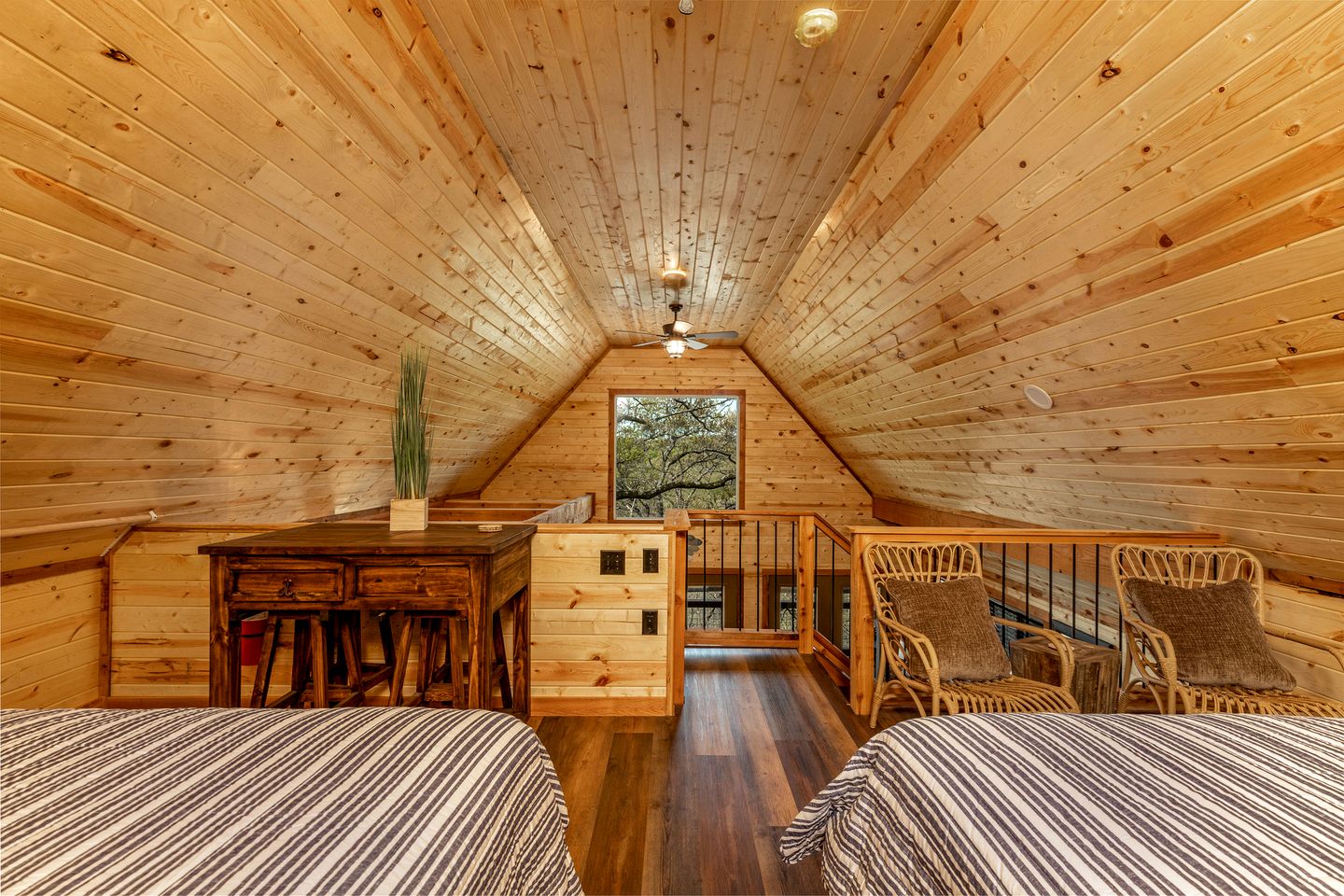 Luminous Wooden Cabin Suitable for Six in Oklahoma