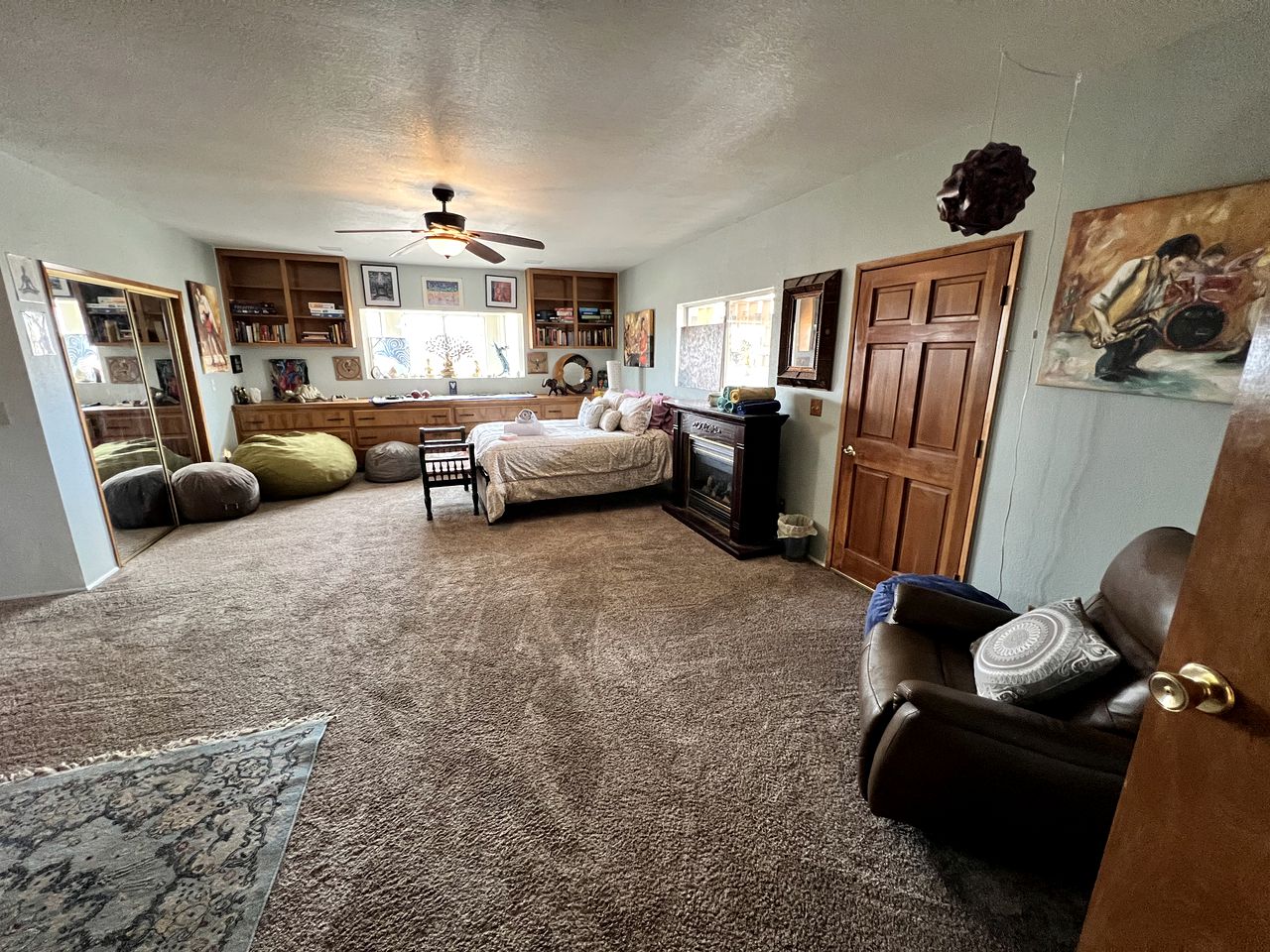 Desert Dreams with Your Furry Friend: Pet-Friendly Rental Under the Stars