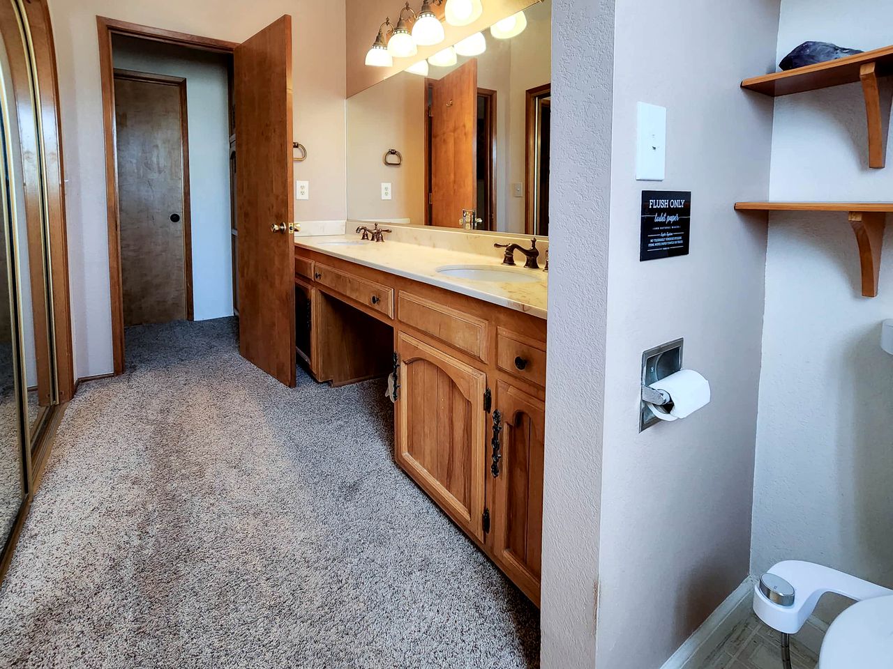 Desert Dreams with Your Furry Friend: Pet-Friendly Rental Under the Stars