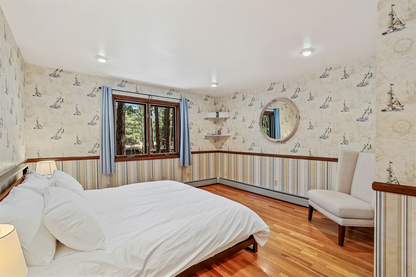Cozy Spacious Cabin with Pool Table for an Unforgettable Family Escape in Flagstaff, Arizona
