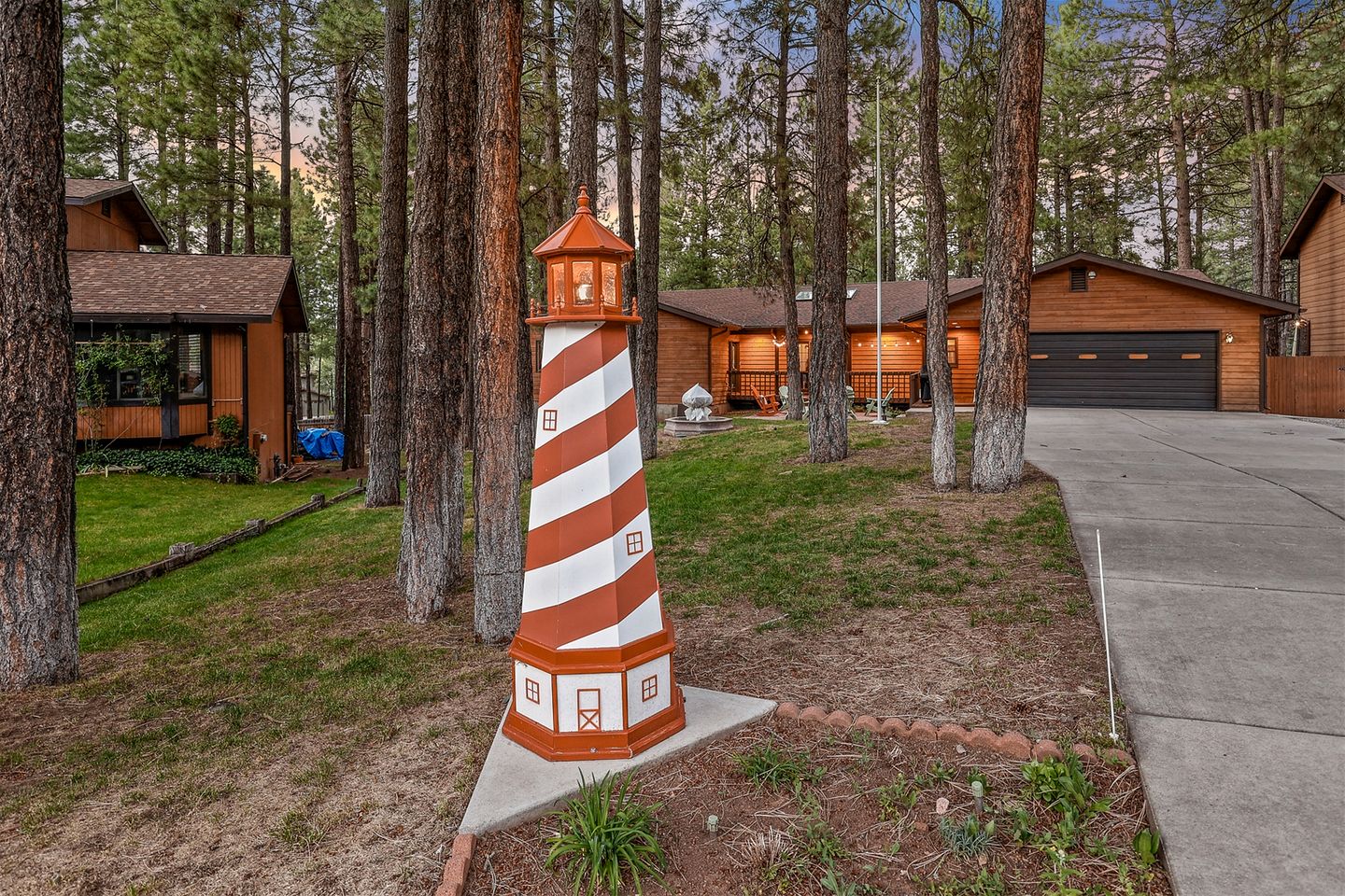 Cozy Spacious Cabin with Pool Table for an Unforgettable Family Escape in Flagstaff, Arizona