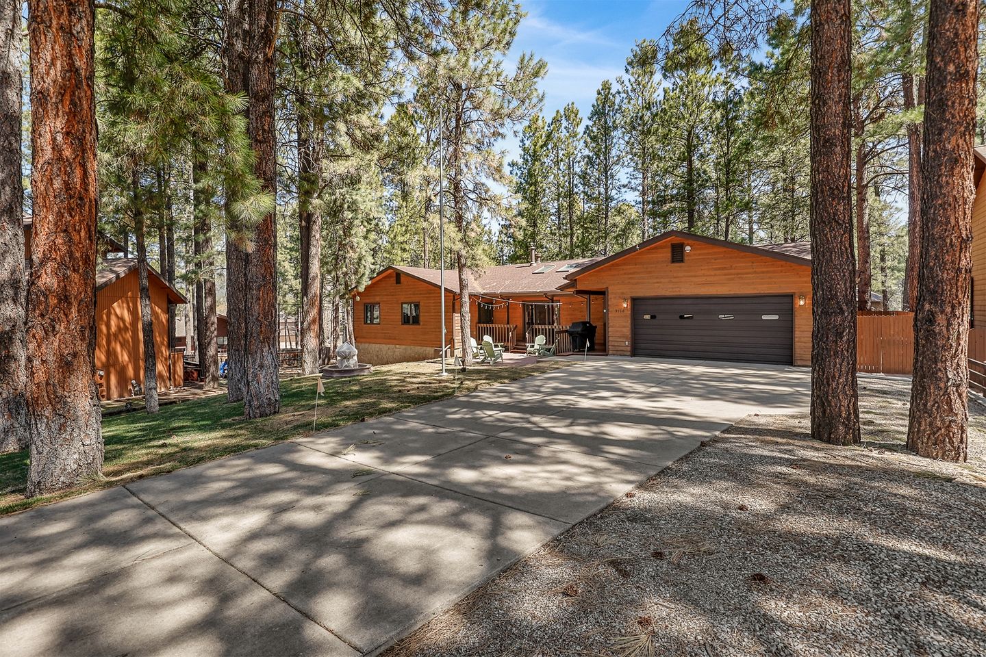 Cozy Spacious Cabin with Pool Table for an Unforgettable Family Escape in Flagstaff, Arizona