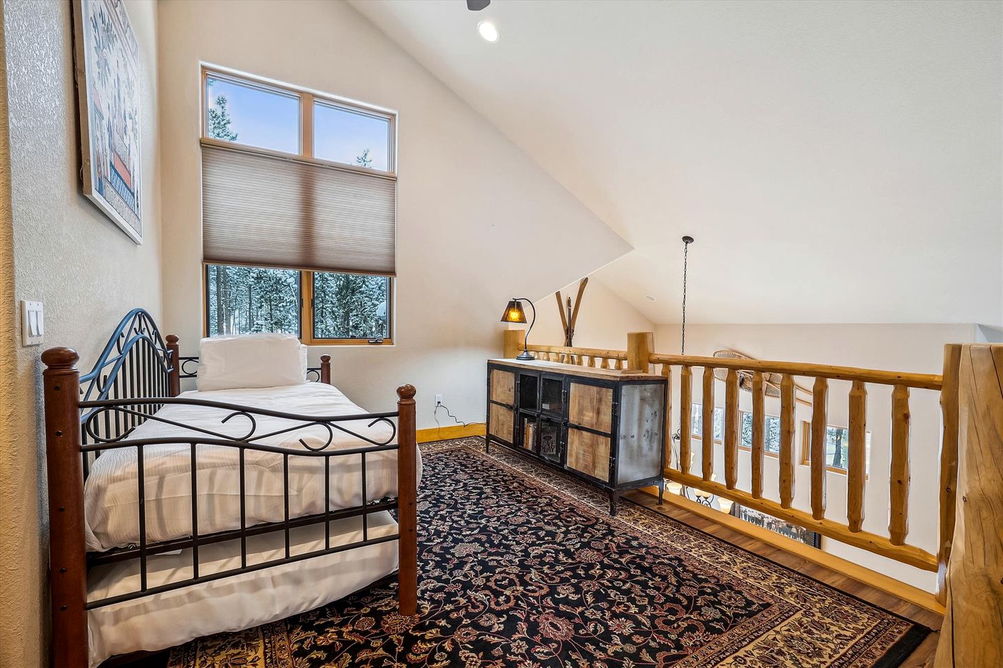 Cozy and Fully-Equpiied Cabin Ideal For a Family Trip to the Snowy Ski Slopes of Frisco, Colorado