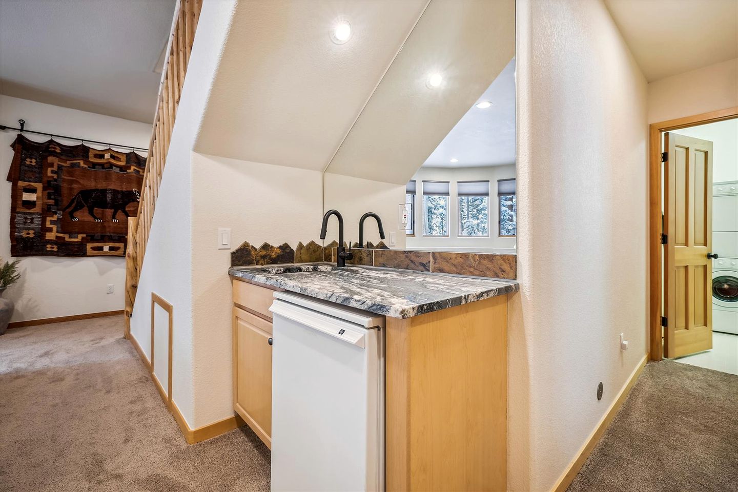 Cozy and Fully-Equpiied Cabin Ideal For a Family Trip to the Snowy Ski Slopes of Frisco, Colorado