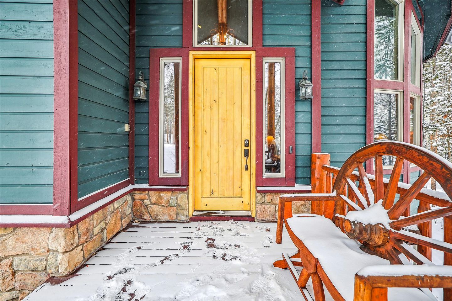 Cozy and Fully-Equpiied Cabin Ideal For a Family Trip to the Snowy Ski Slopes of Frisco, Colorado