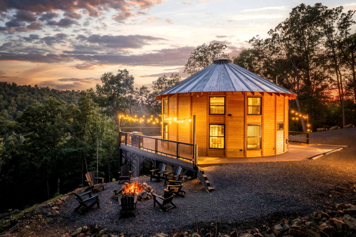 Luxury Luray Yurt Retreat with Private Pond & Hot Tub Near Shenandoah National Park, Luray, VA
