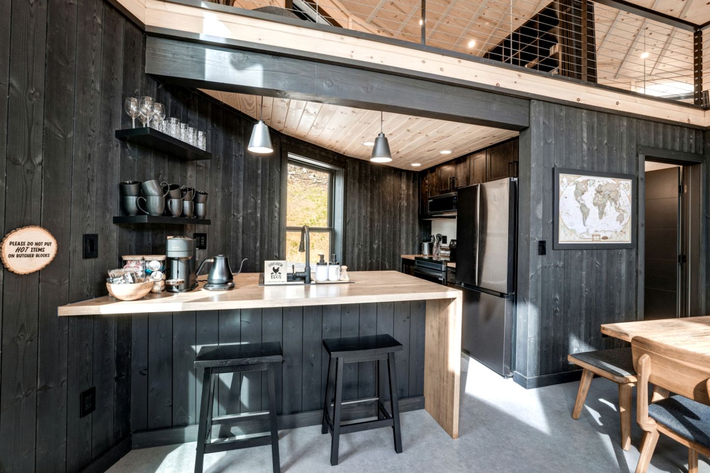 Luxury Luray Yurt Retreat with Private Pond & Hot Tub Near Shenandoah National Park, Luray, VA