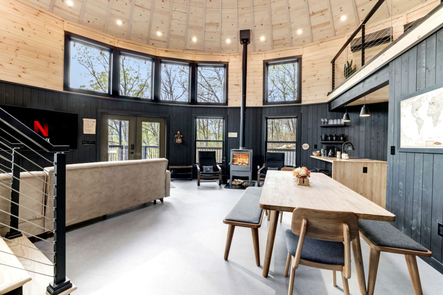 Luxury Luray Yurt Retreat with Private Pond & Hot Tub Near Shenandoah National Park, Luray, VA