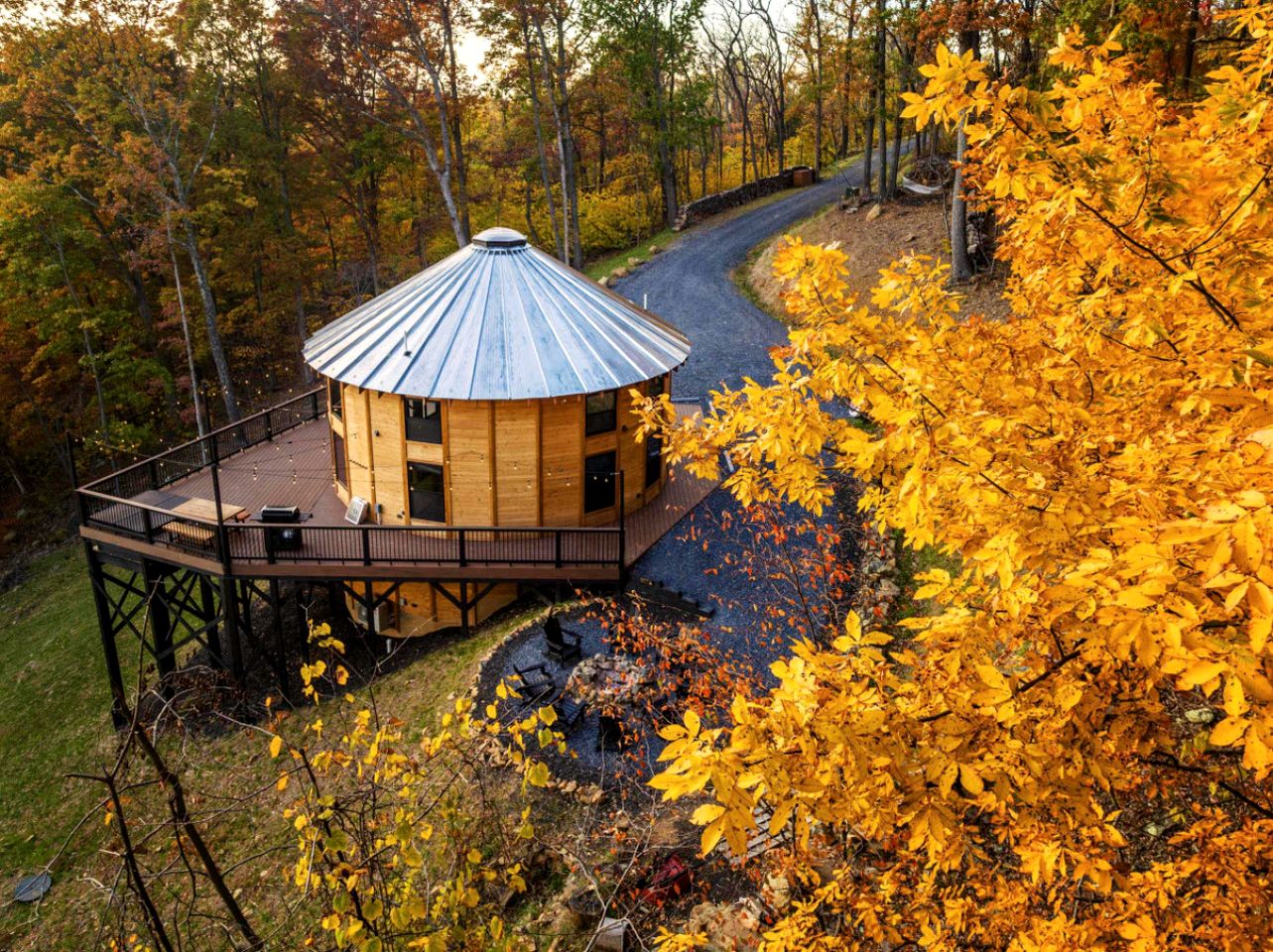 Luxury Luray Yurt Retreat with Private Pond & Hot Tub Near Shenandoah National Park, Luray, VA