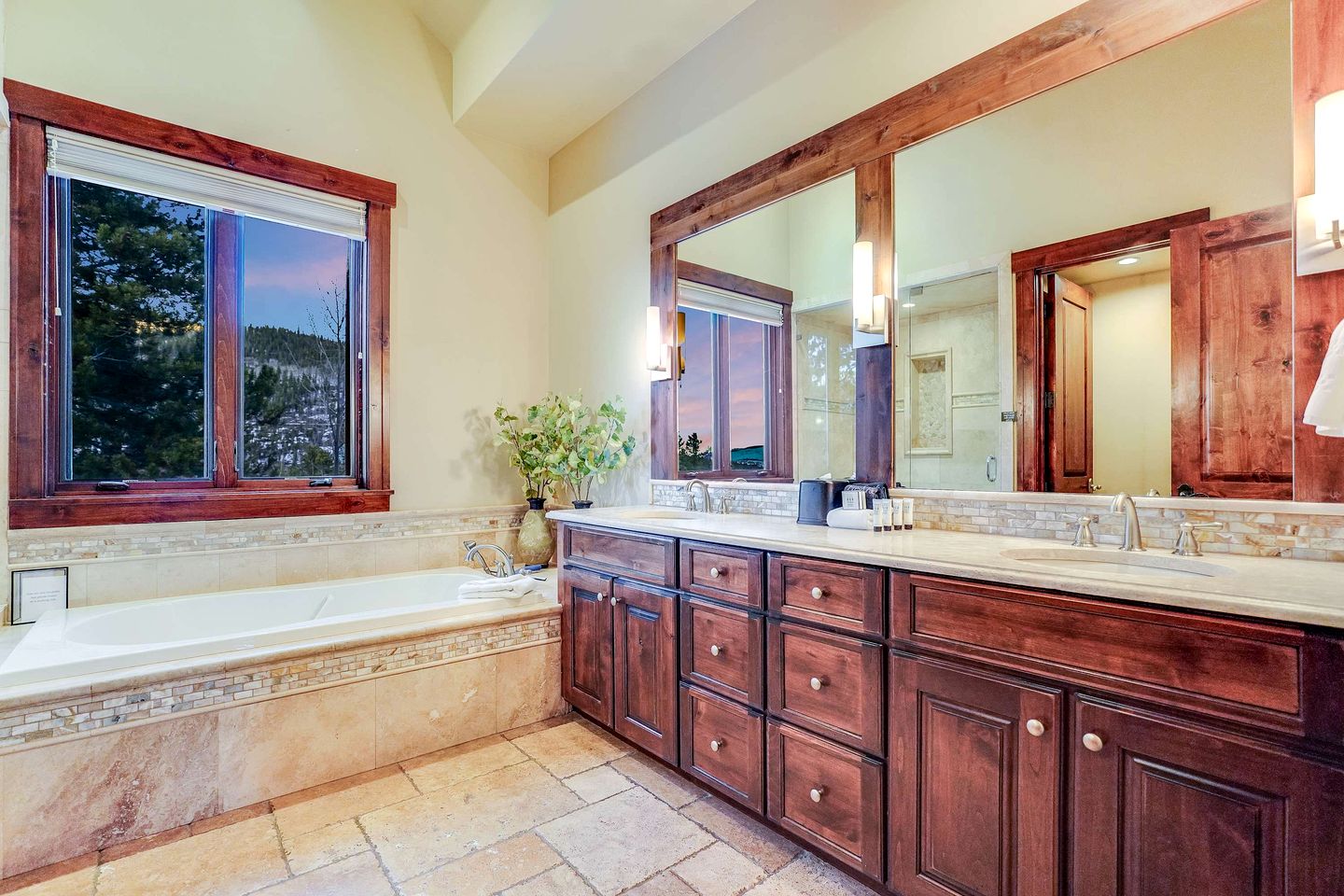 Luxurious Cabin with Game Room and Hot Tub in the Heart of the Rockies in Breckenridge, Colorado