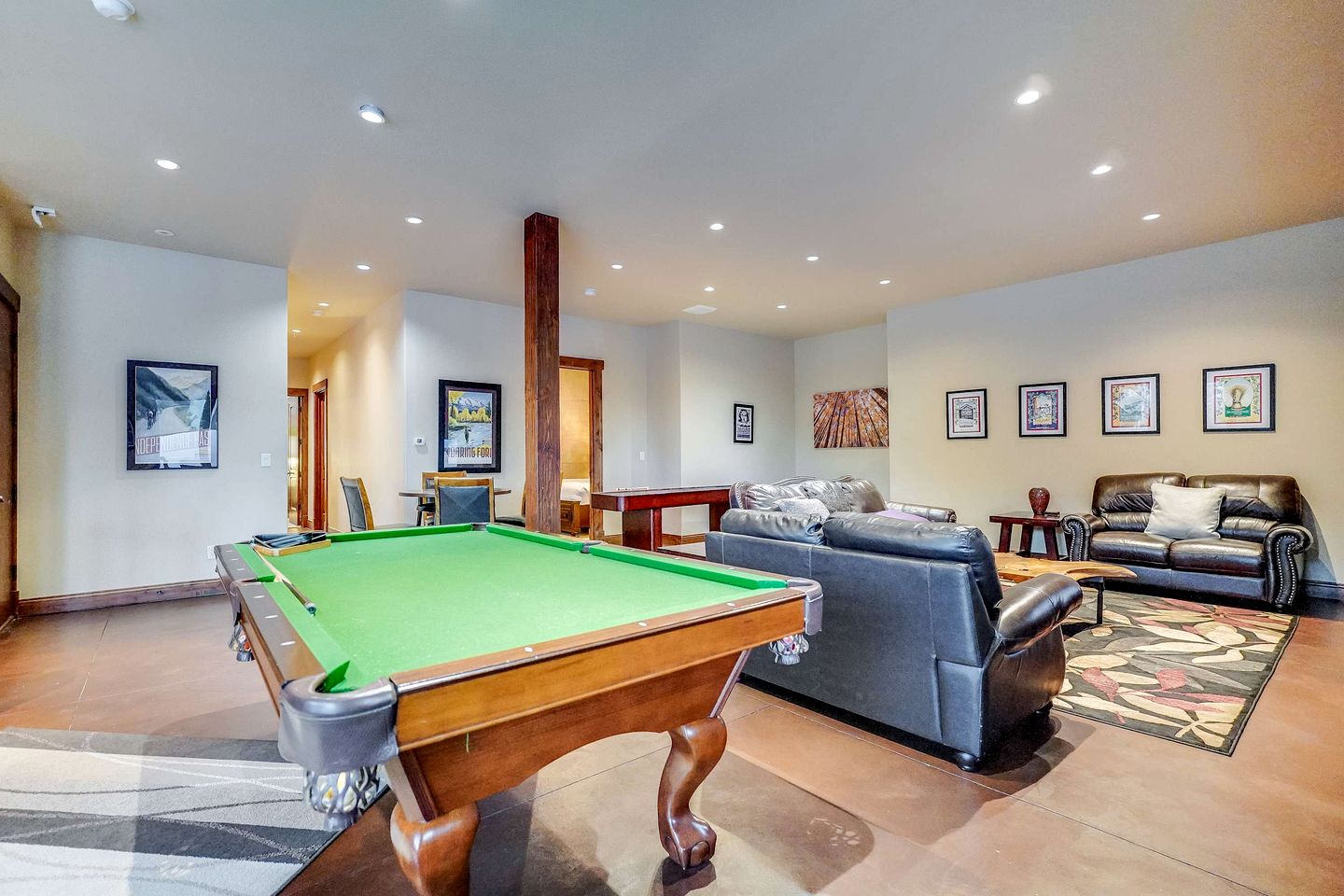 Luxurious Cabin with Game Room and Hot Tub in the Heart of the Rockies in Breckenridge, Colorado