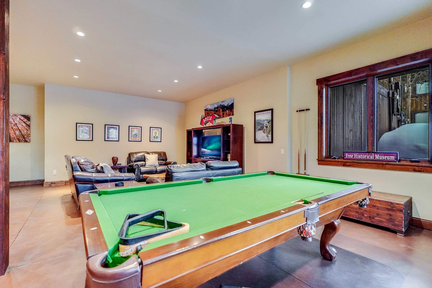 Luxurious Cabin with Game Room and Hot Tub in the Heart of the Rockies in Breckenridge, Colorado