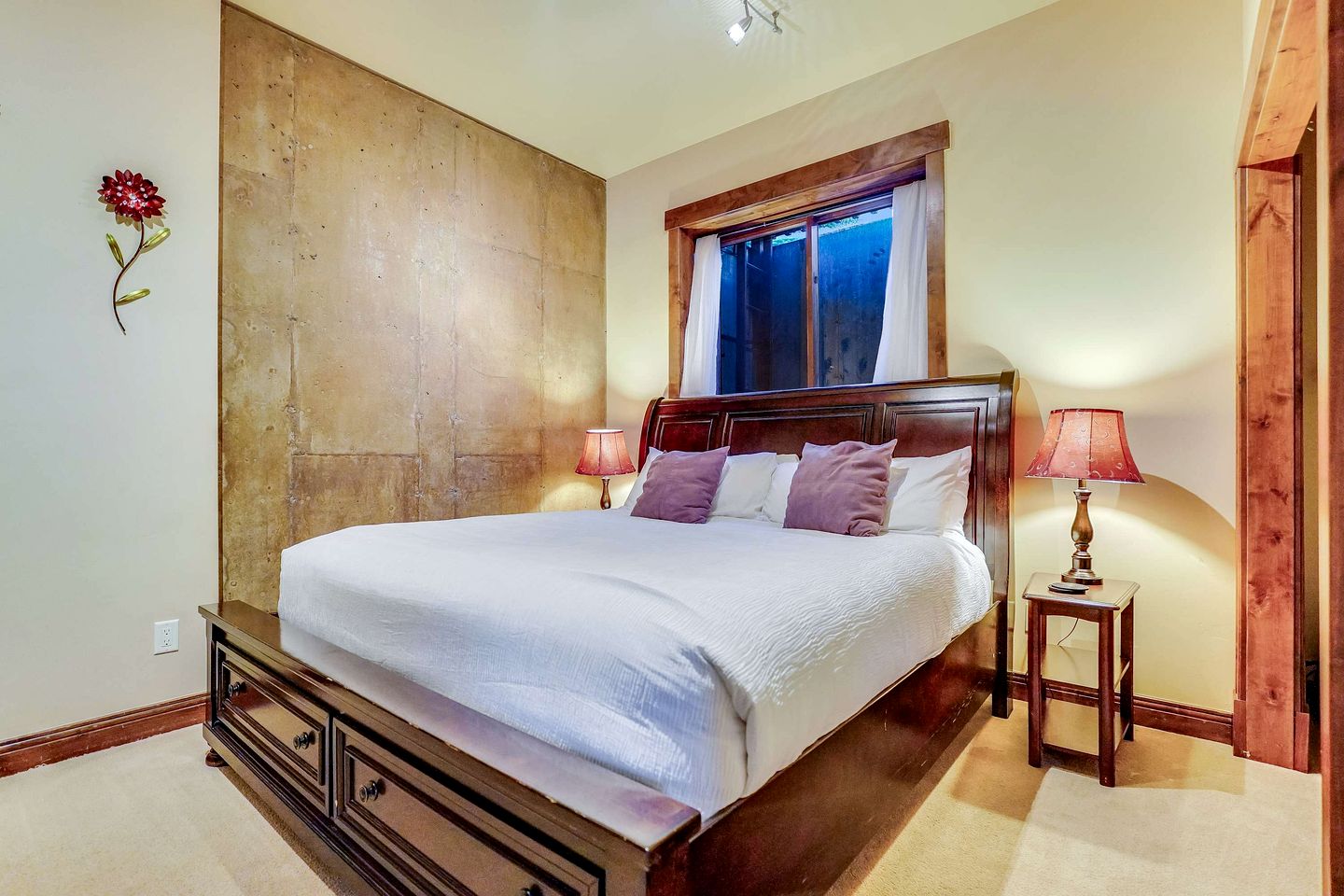 Luxurious Cabin with Game Room and Hot Tub in the Heart of the Rockies in Breckenridge, Colorado