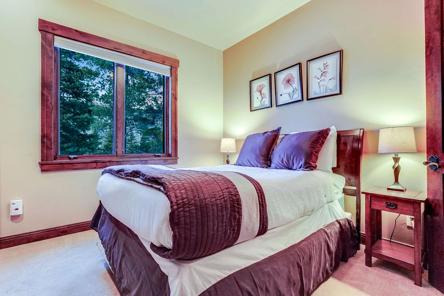 Luxurious Cabin with Game Room and Hot Tub in the Heart of the Rockies in Breckenridge, Colorado