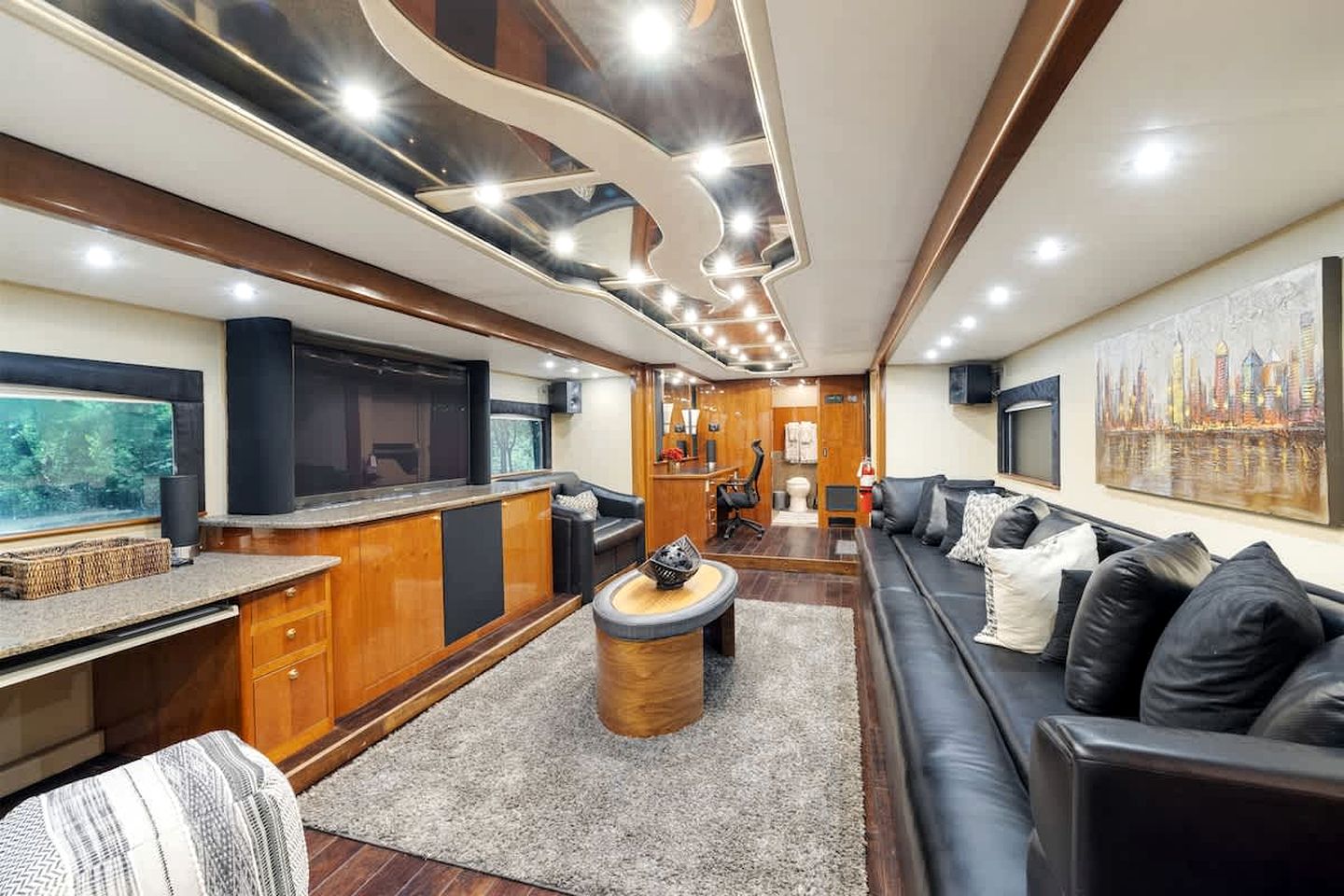 Opulent Luxury Villa Haven near Lake Walter E. Long in Texas