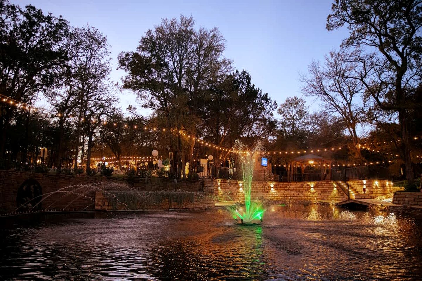 Opulent Luxury Villa Haven near Lake Walter E. Long in Texas