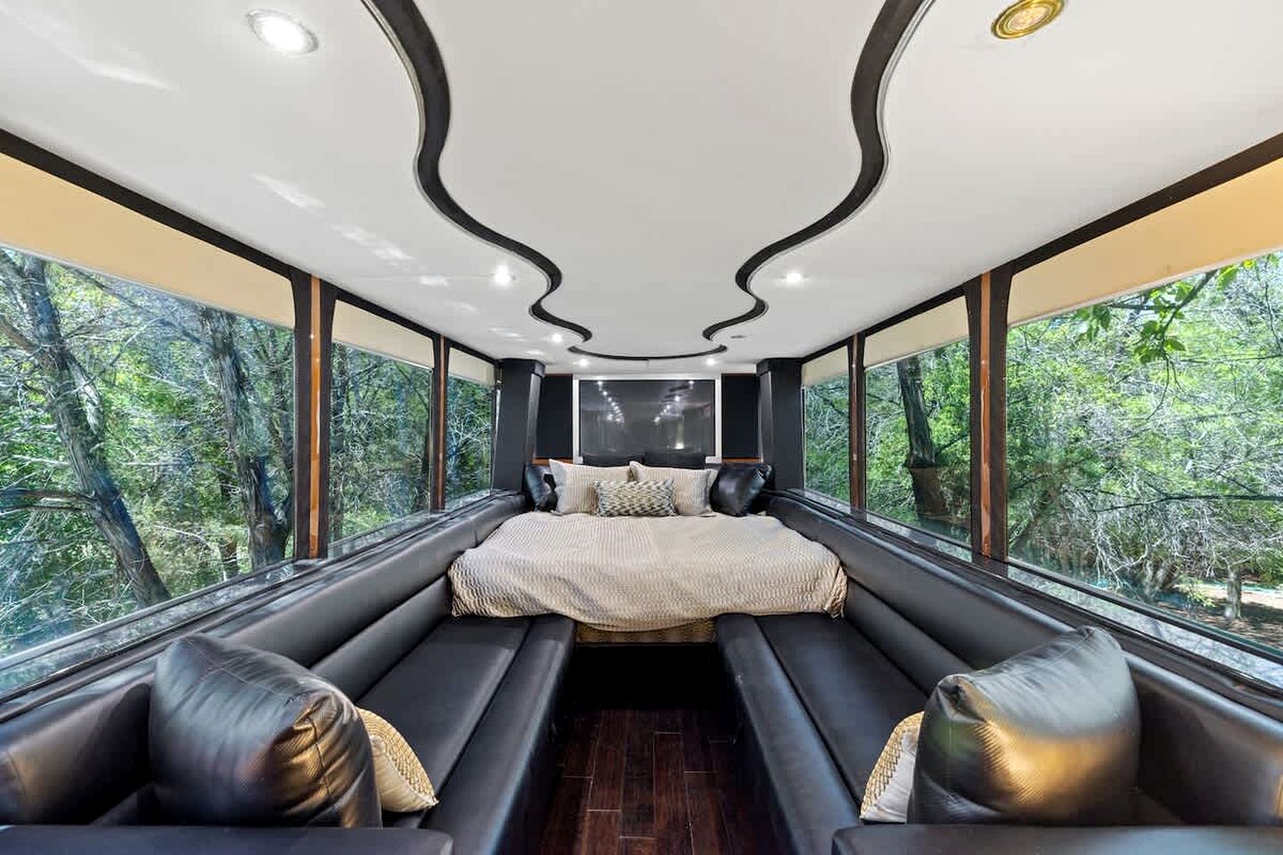 Opulent Luxury Villa Haven near Lake Walter E. Long in Texas