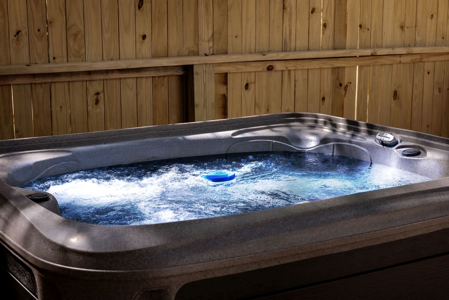 Outstanding Dome with Fire Pit and Hot-tub in Capon Bridge, West Virginia