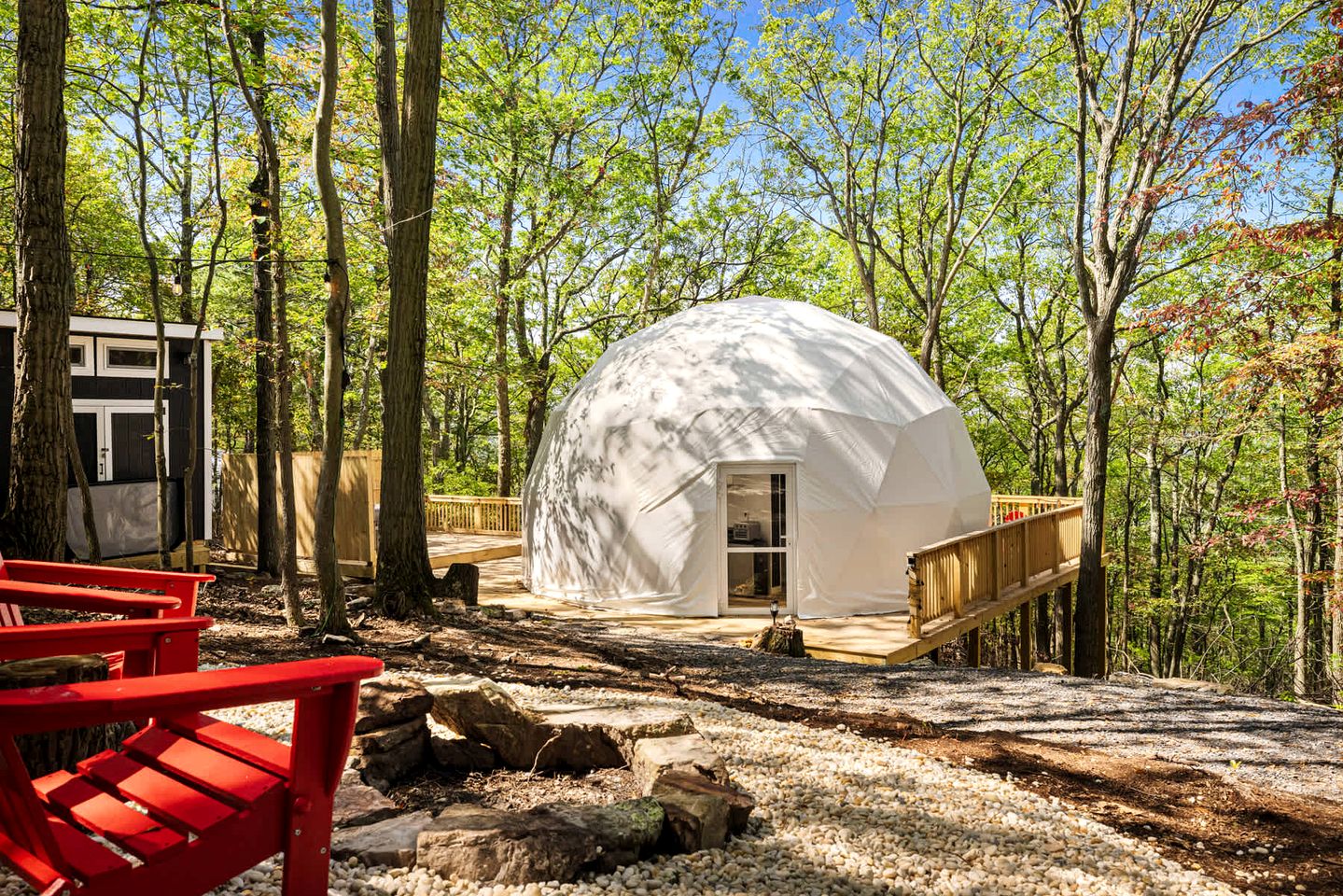 Outstanding Dome with Fire Pit and Hot-tub in Capon Bridge, West Virginia