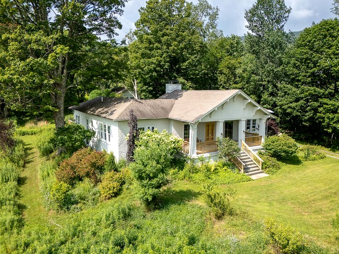 Charming Spanish Courtyard Retreat with Garden & Porch Views in Margaretville, New York