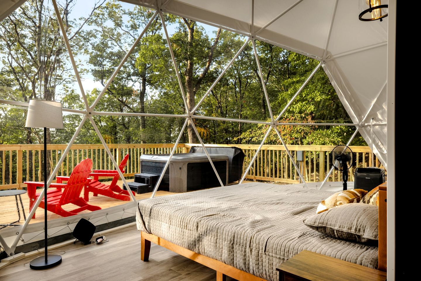 Stunning Dome with Barbecue and Hot-tub in Capon Bridge, West Virginia