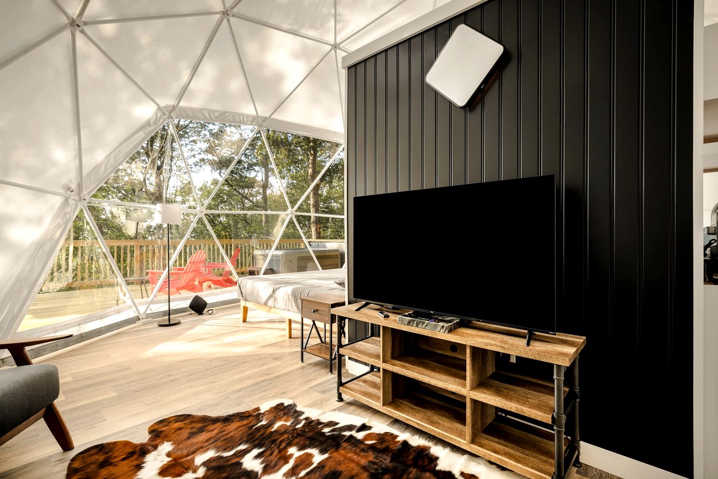 Stunning Dome with Barbecue and Hot-tub in Capon Bridge, West Virginia