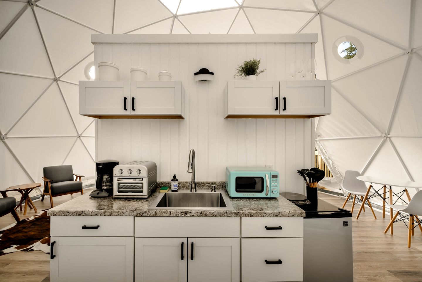 Stunning Dome with Barbecue and Hot-tub in Capon Bridge, West Virginia