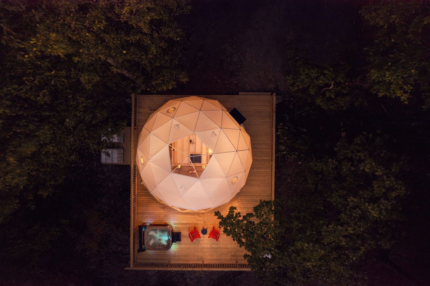 Stunning Dome with Barbecue and Hot-tub in Capon Bridge, West Virginia