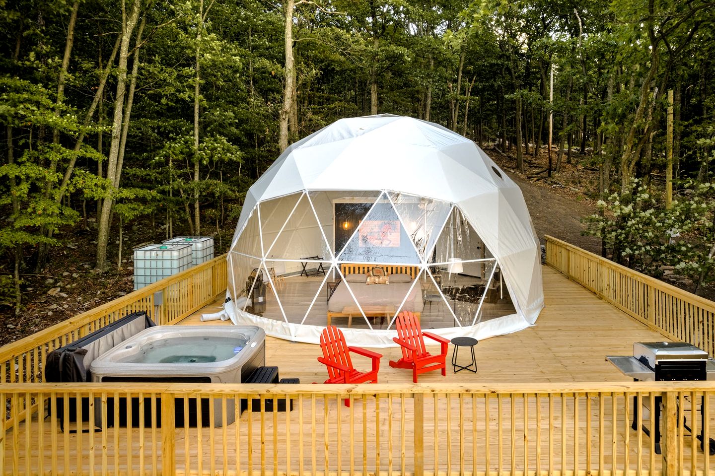 Stunning Dome with Barbecue and Hot-tub in Capon Bridge, West Virginia