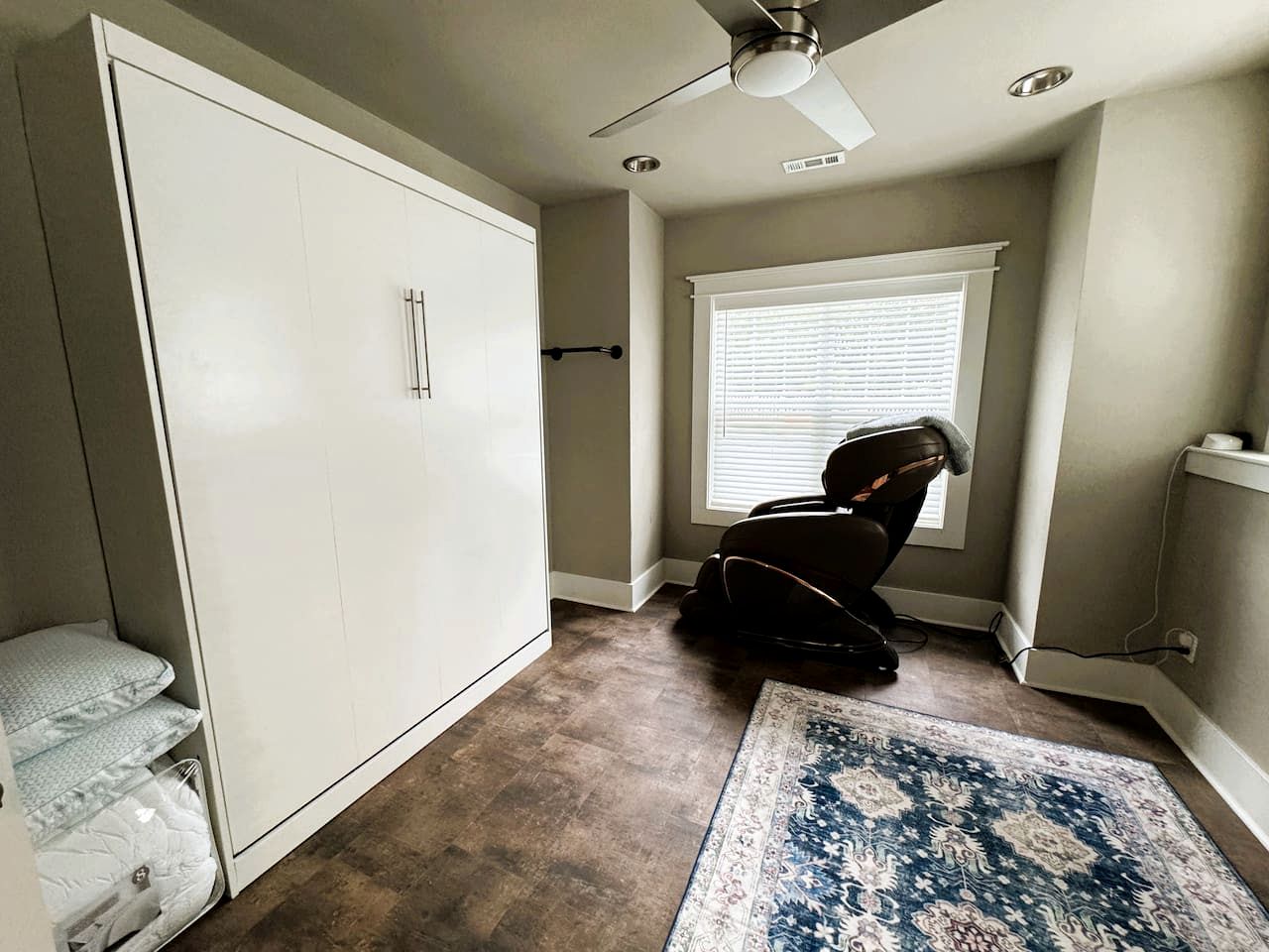 Secluded and Luxurious Lodge with Outdoor Pool on Private Property, Perfect for Large Groups in Eureka Springs, Arkansas