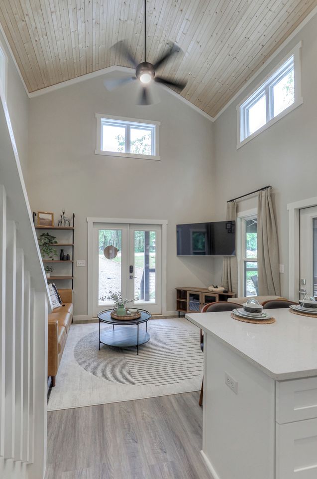 Cute Cottage Settled Between Trees in Monteagle, Tennessee