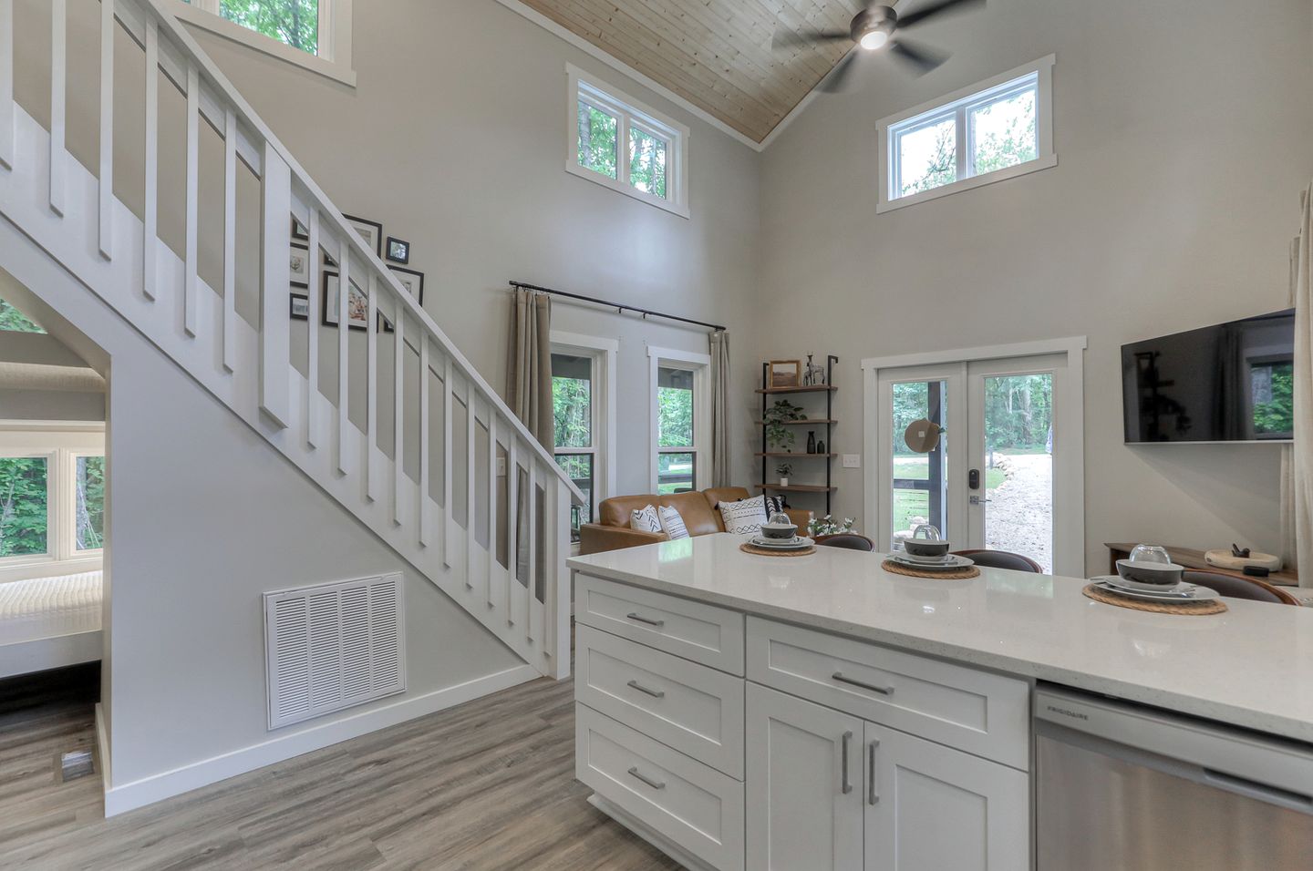 Cute Cottage Settled Between Trees in Monteagle, Tennessee