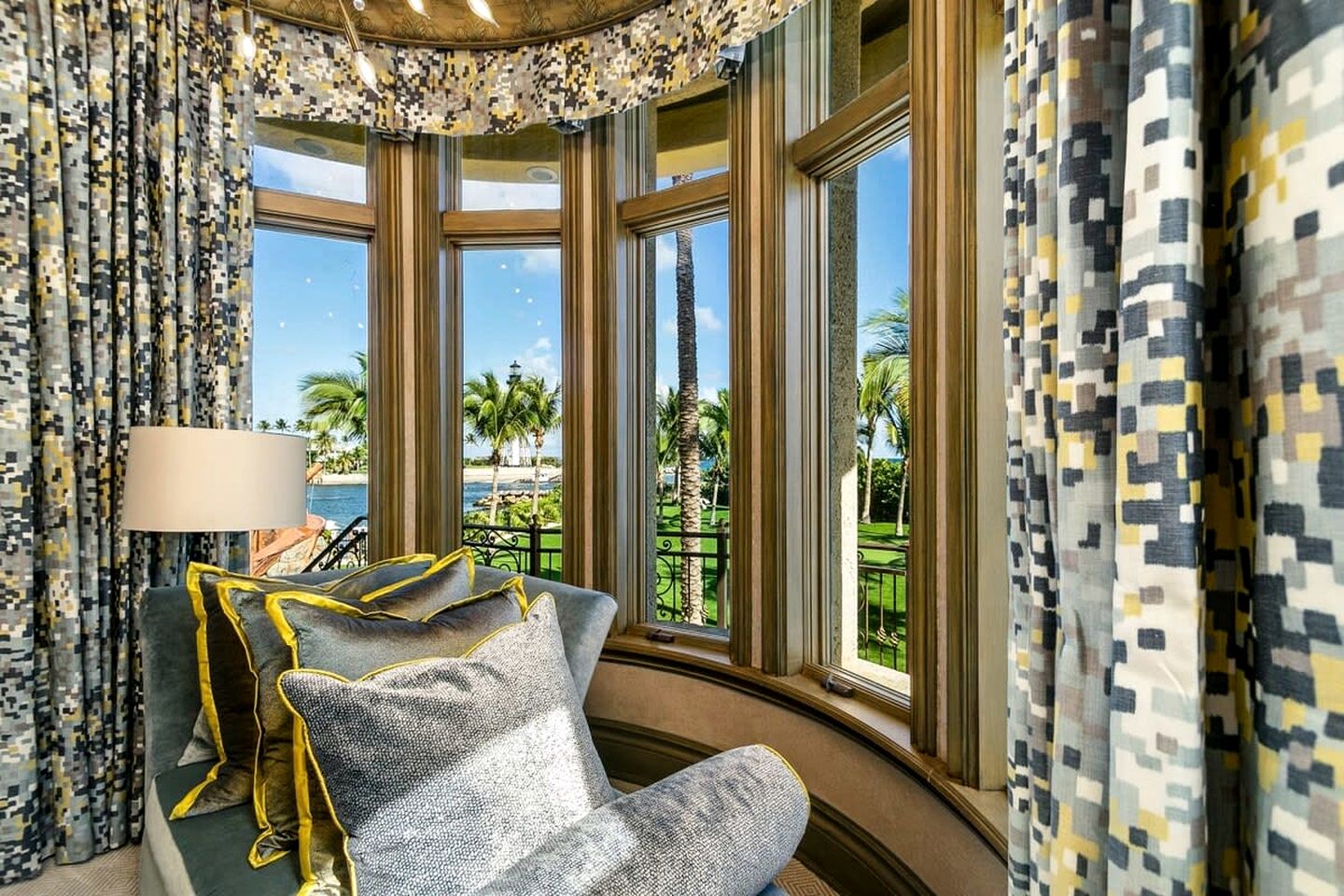 Incredible Luxurious Mansion with Amazing Amenities and Stunning Sea Views in Pompano Beach, Florida