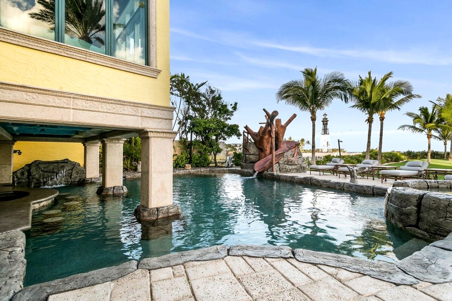 Incredible Luxurious Mansion with Amazing Amenities and Stunning Sea Views in Pompano Beach, Florida