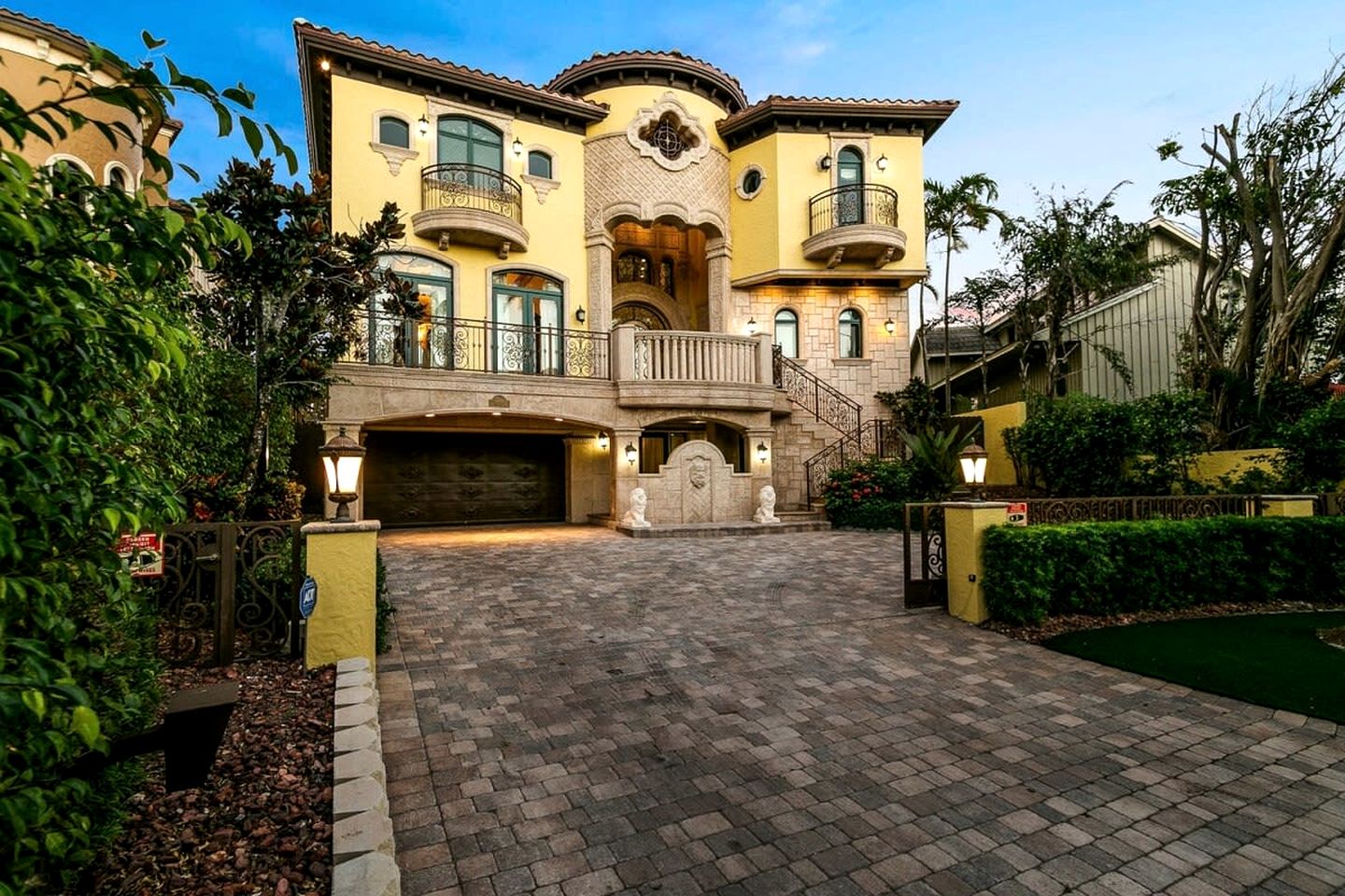 Incredible Luxurious Mansion with Amazing Amenities and Stunning Sea Views in Pompano Beach, Florida