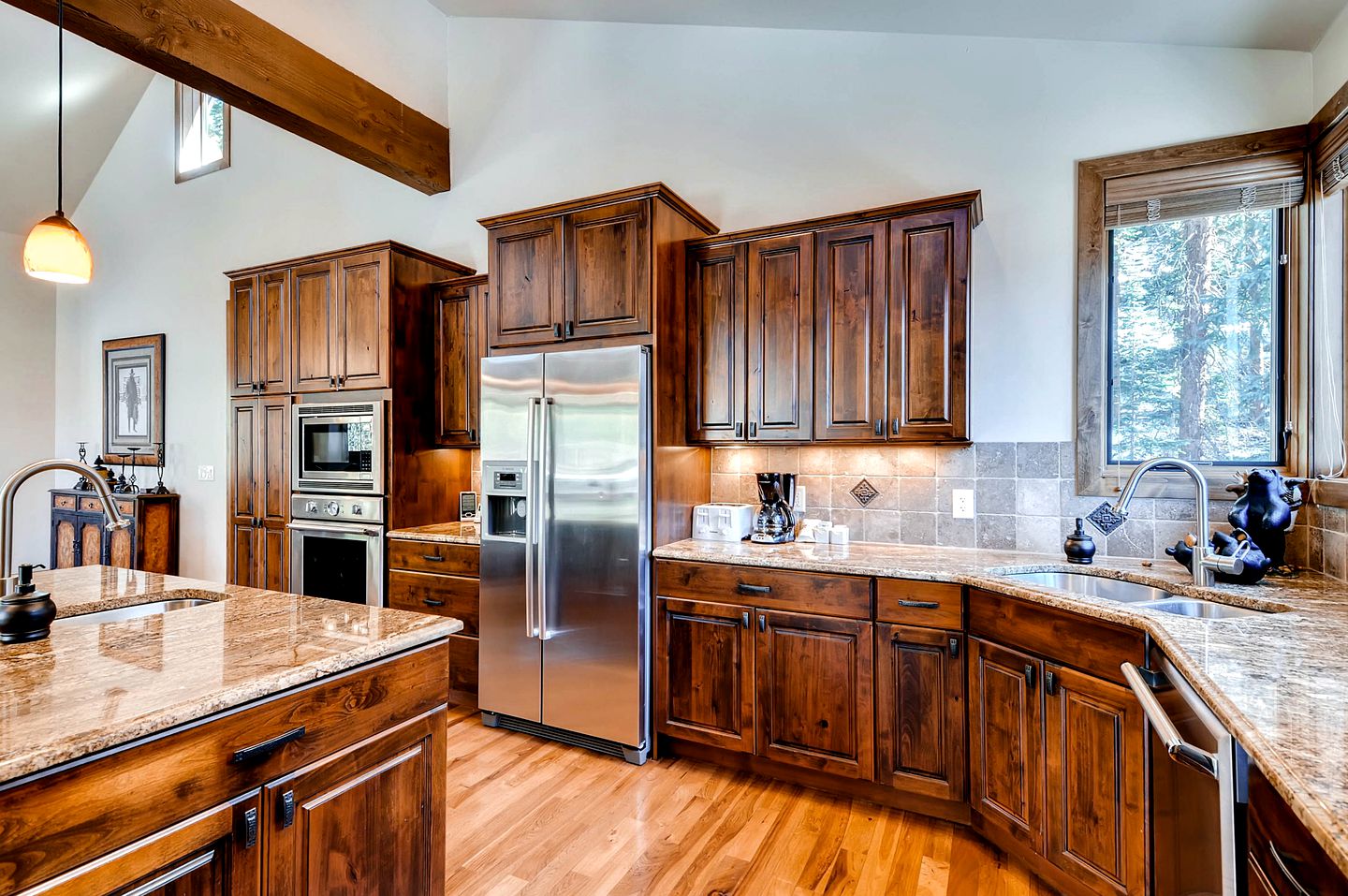 Luxurious 4 Bedroom Mountain Home