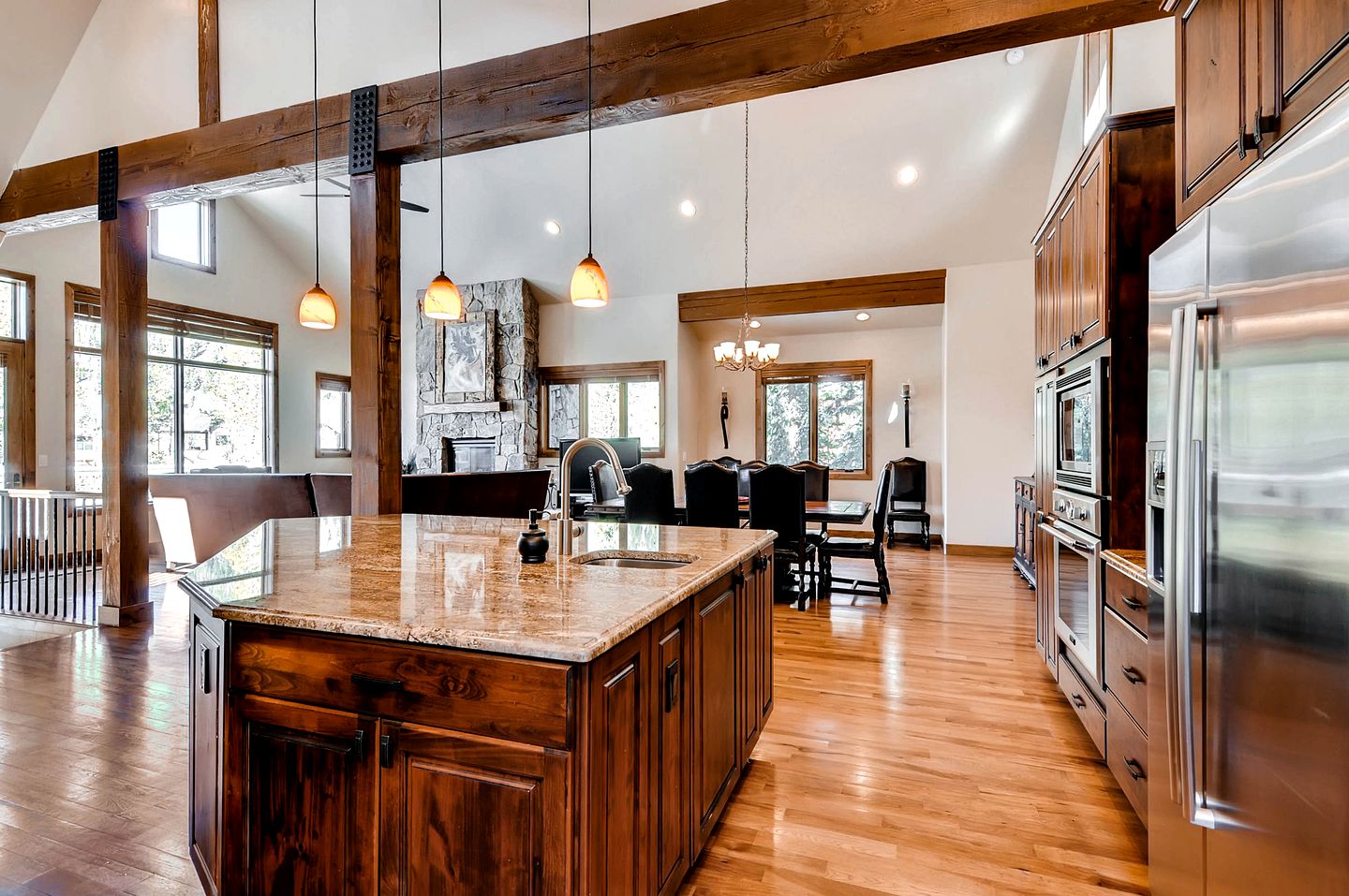 Luxurious 4 Bedroom Mountain Home